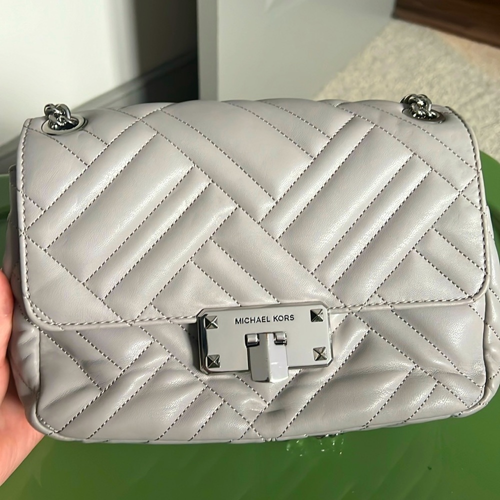 Comes with duster bag, good condition